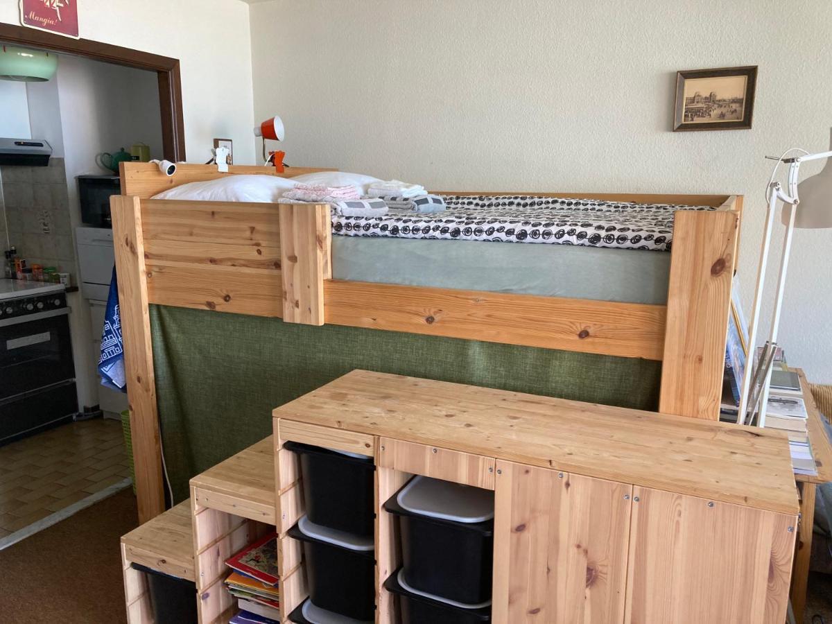 Tiny Apt W/ Balcony And Seaview, Even Out Of Your Bed ! Остенде Экстерьер фото